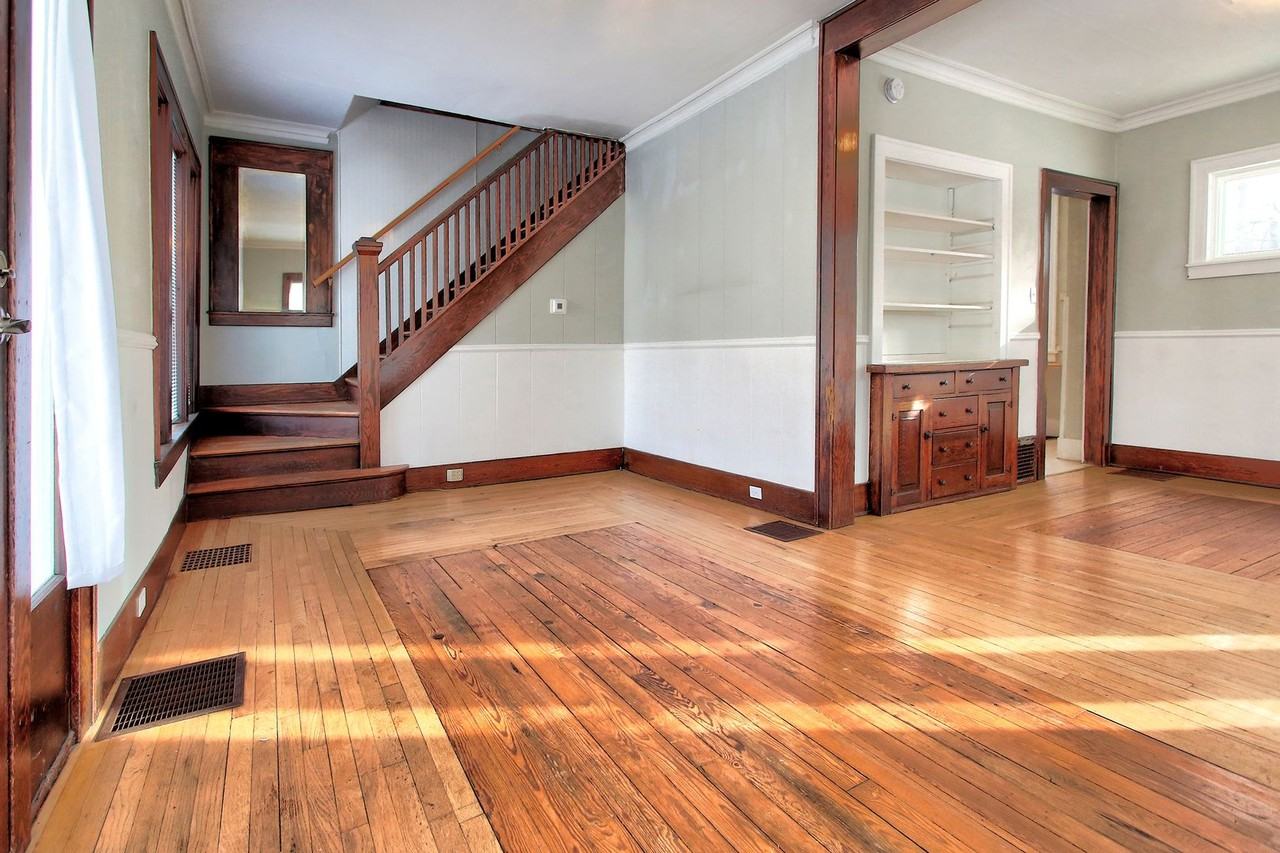 140/142 E 15th Street - Photo 6 of 26