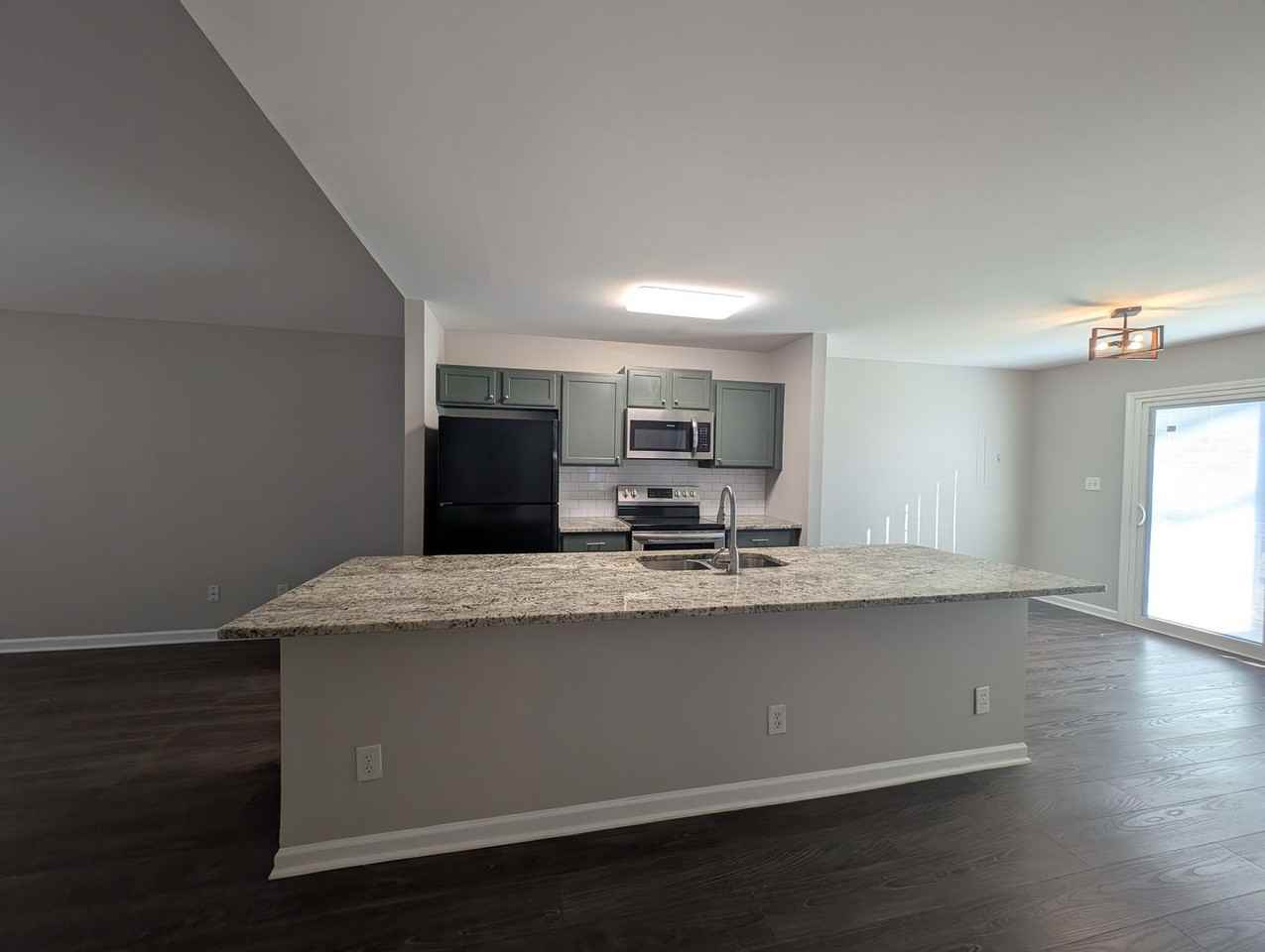 2831 Mayfair Ave - Photo 2 of 21