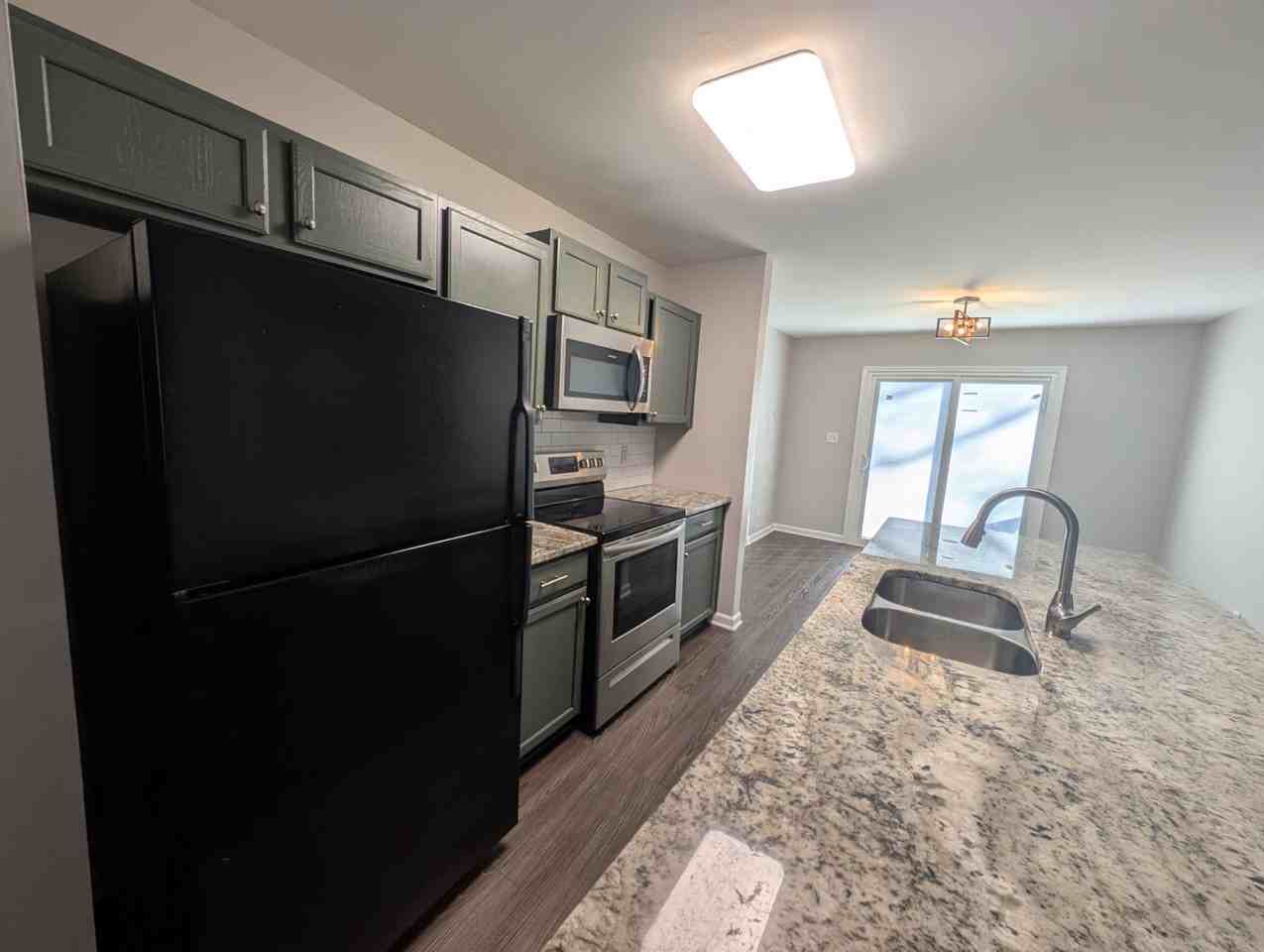 2831 Mayfair Ave - Photo 5 of 21