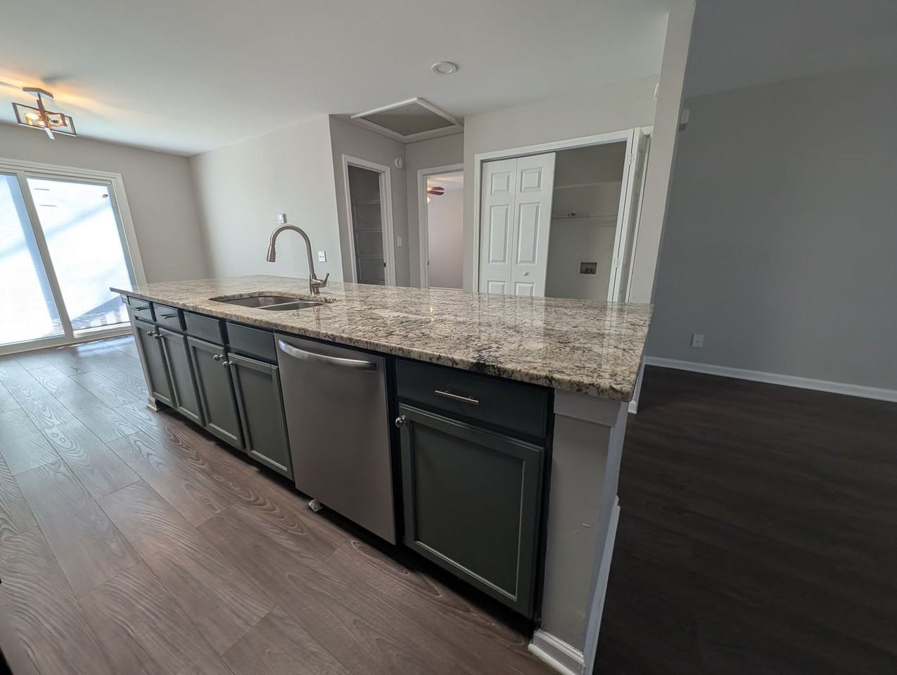 2831 Mayfair Ave - Photo 6 of 21