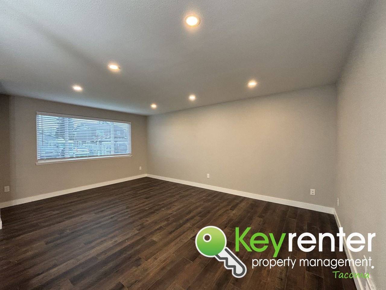 1505 S 81st St - Photo 3 of 16