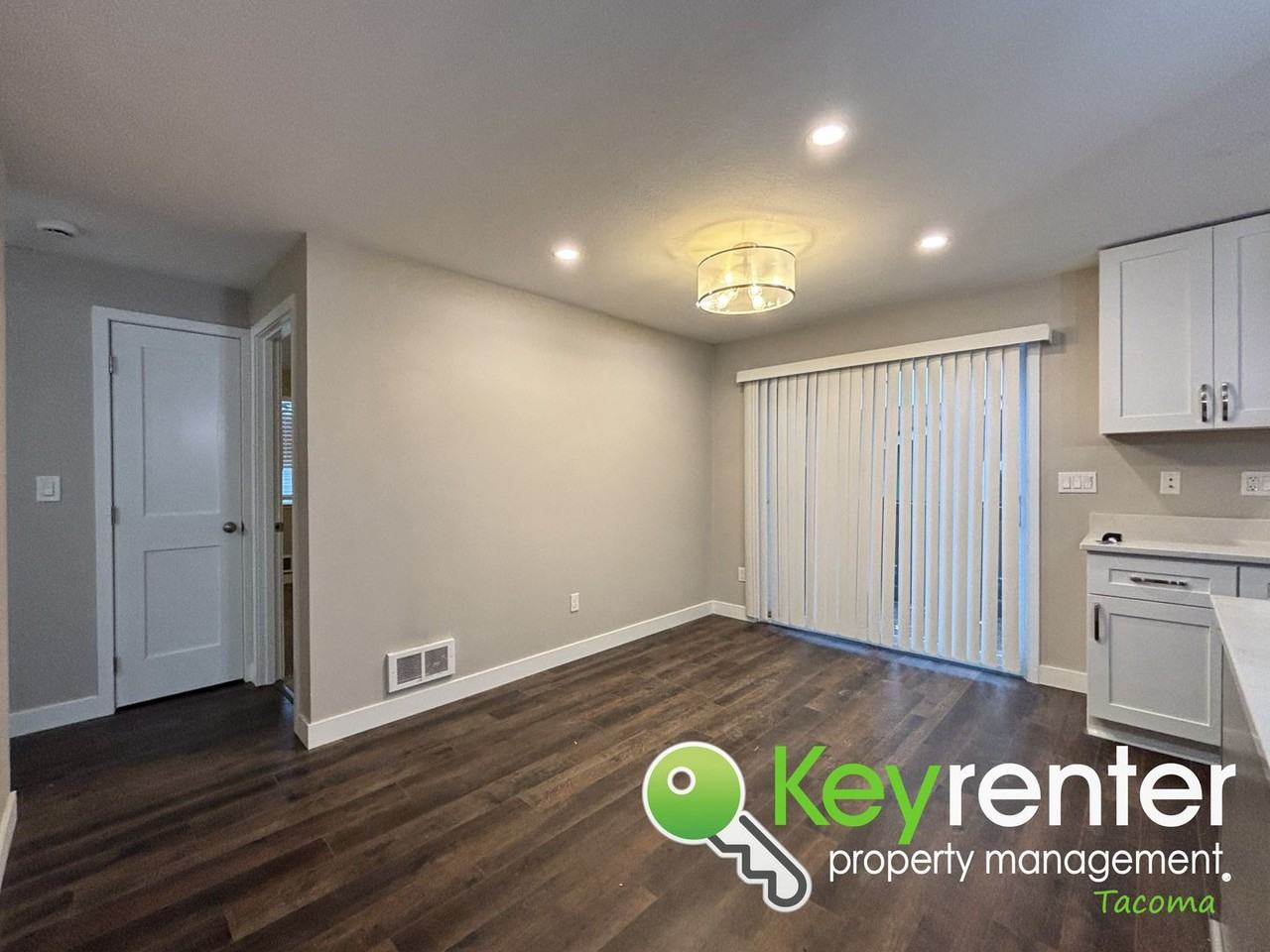 1505 S 81st St - Photo 7 of 16