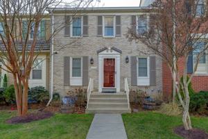 featured image of 4048 Norbeck Square Dr