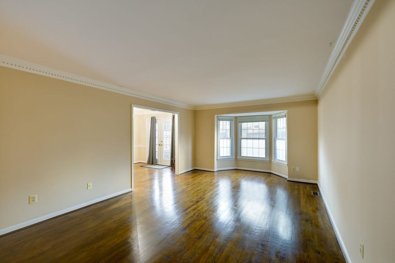 4048 Norbeck Square Dr - Photo 6 of 40