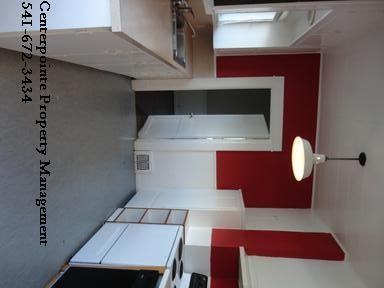 1416 Se Douglas Ave - Photo 4 of 10