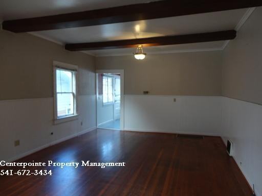 1416 Se Douglas Ave - Photo 6 of 10