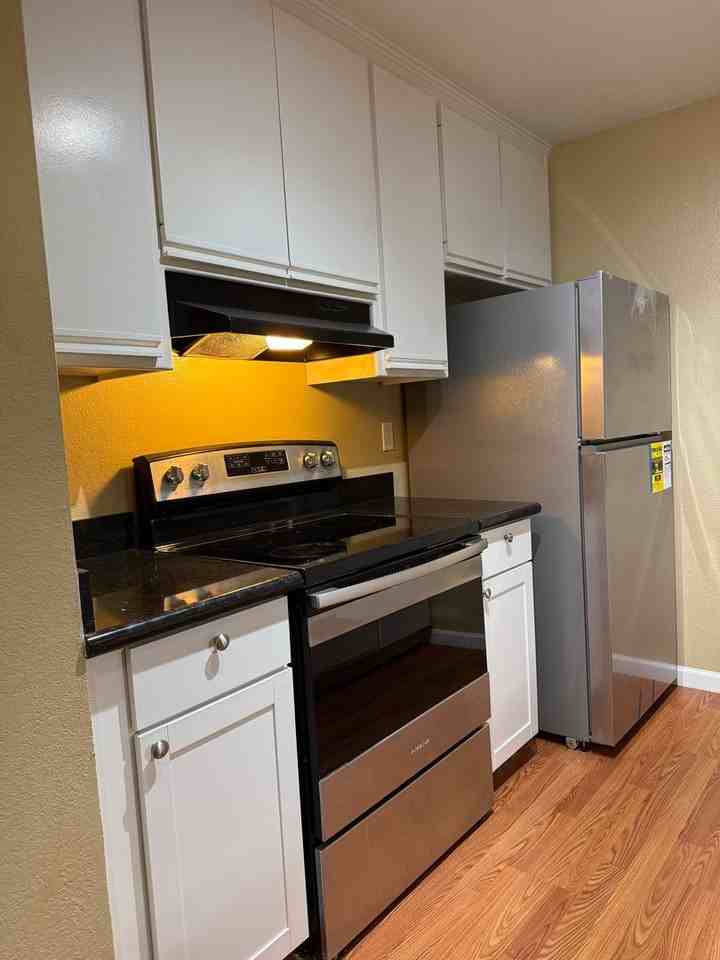 1271 Poplar Ave #106 - Photo 4 of 20