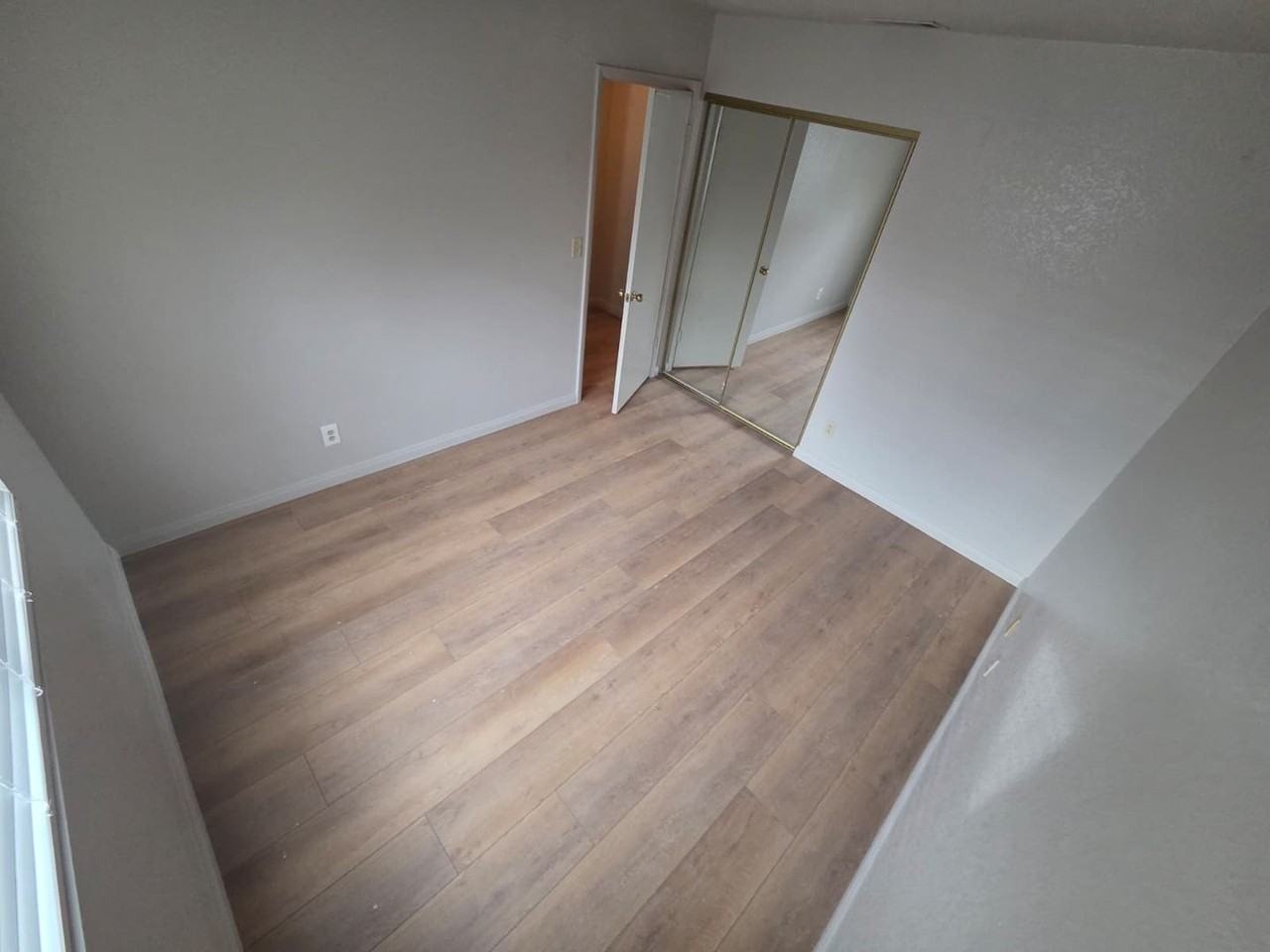 2424 Chatfield Dr - Photo 7 of 14