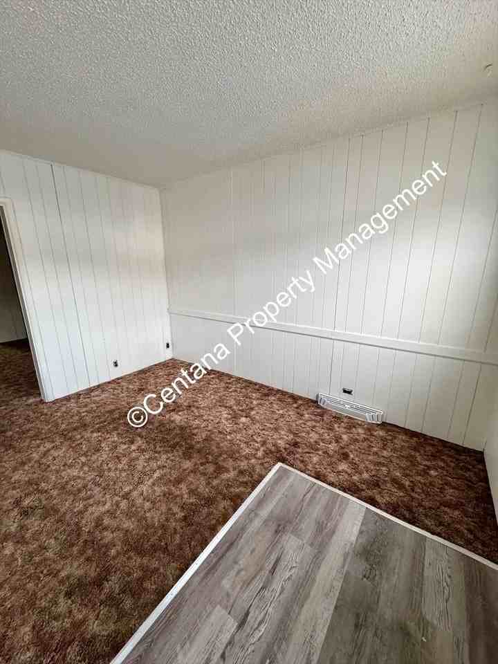 743 Maryland Ave - Photo 6 of 40