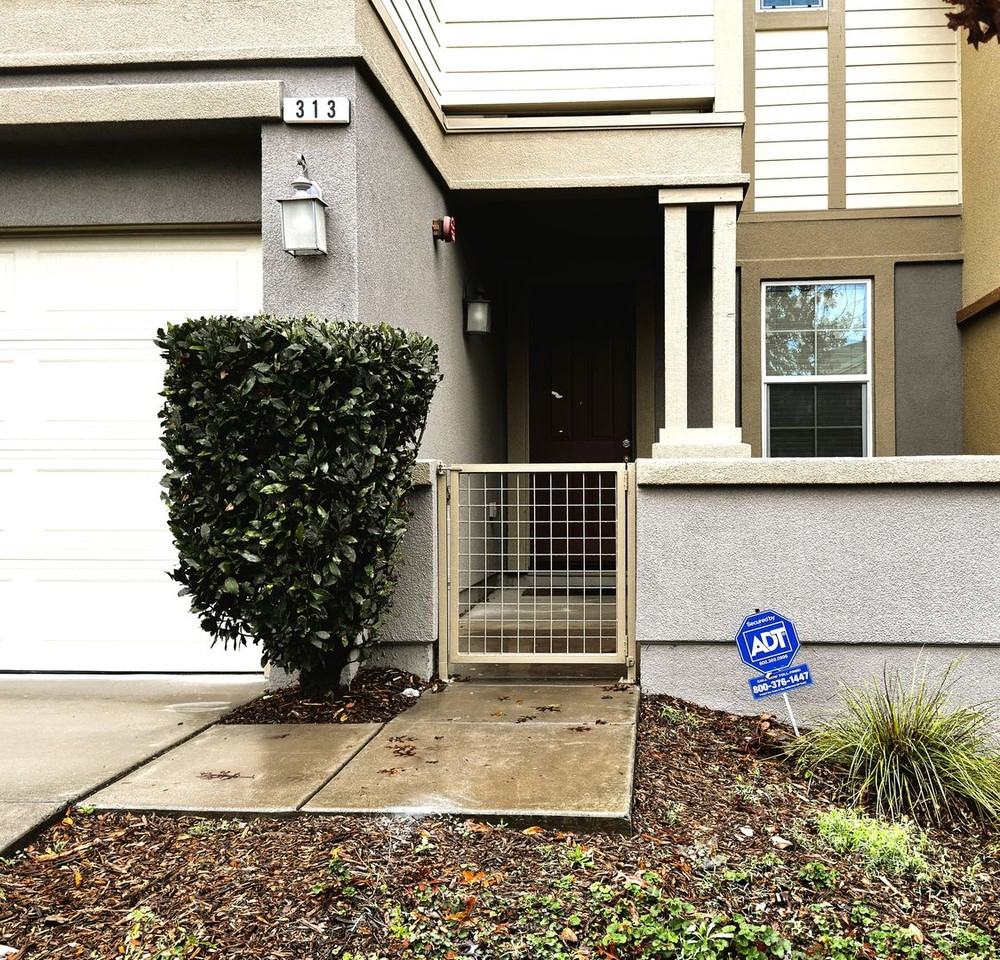 313 Jacquelyn Ln - Photo 2 of 7