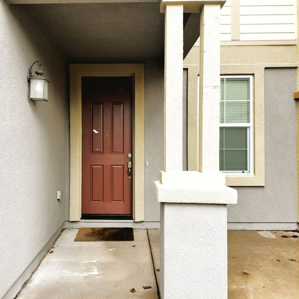 313 Jacquelyn Ln - Photo 3 of 7