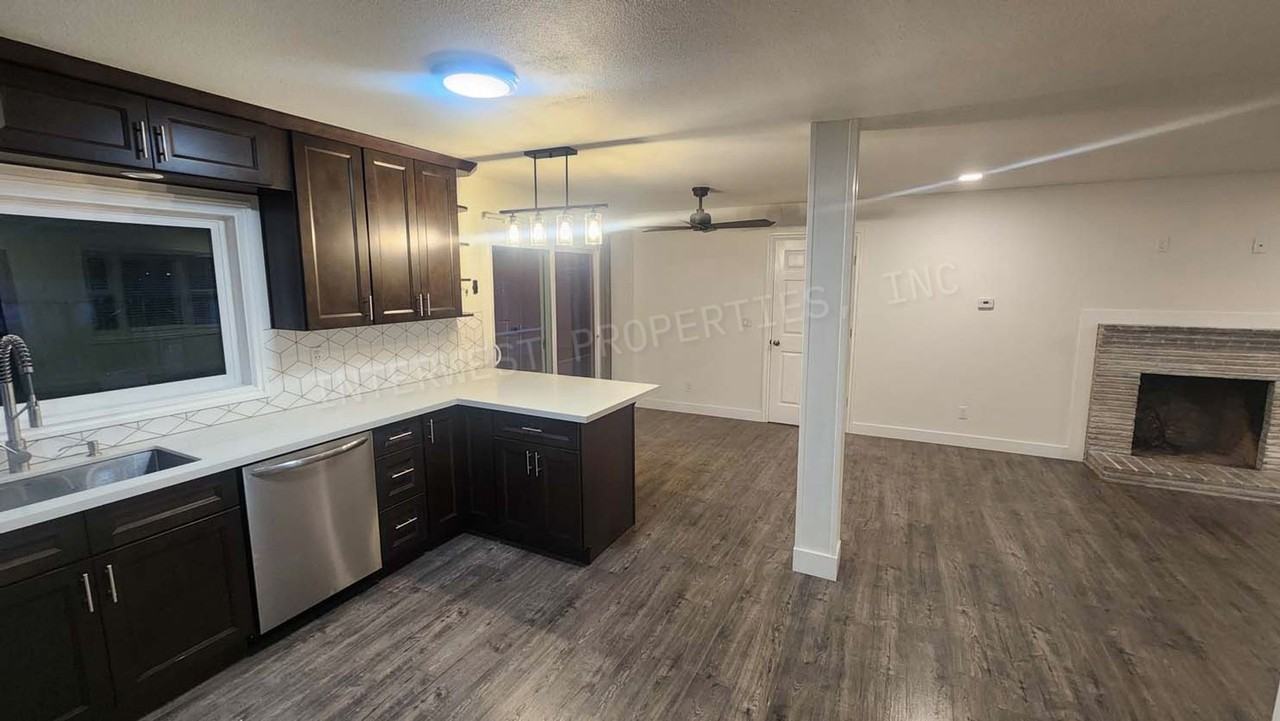 5006 Se Britton Ave - Photo 6 of 22