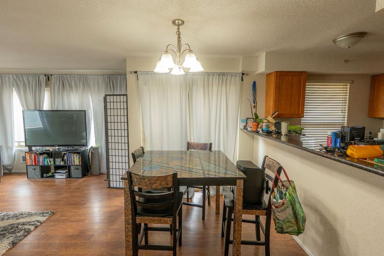 Highline 22 - Photo 2 of 37