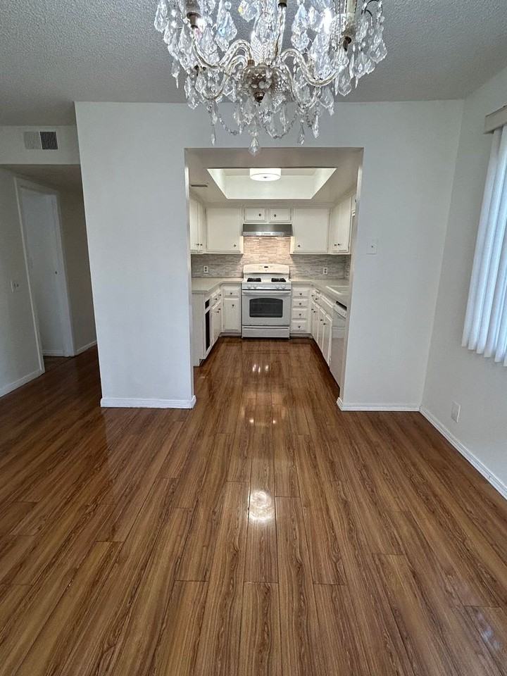 1708 S 6th St #6 - Photo 6 of 21