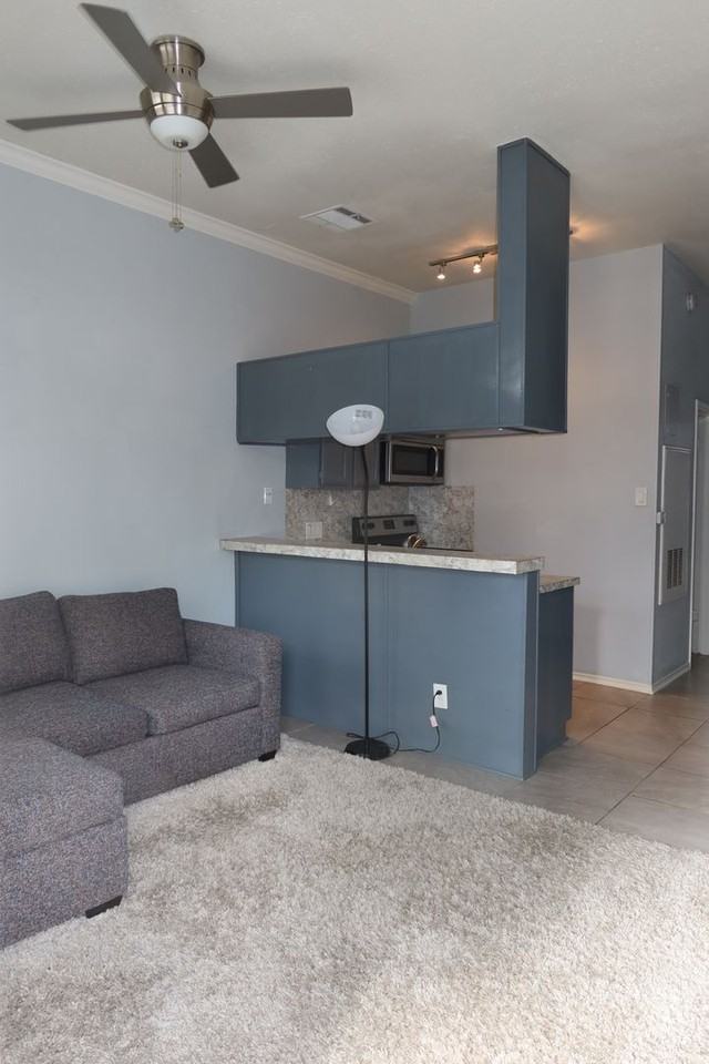 2802 Nueces St - Photo 3 of 19