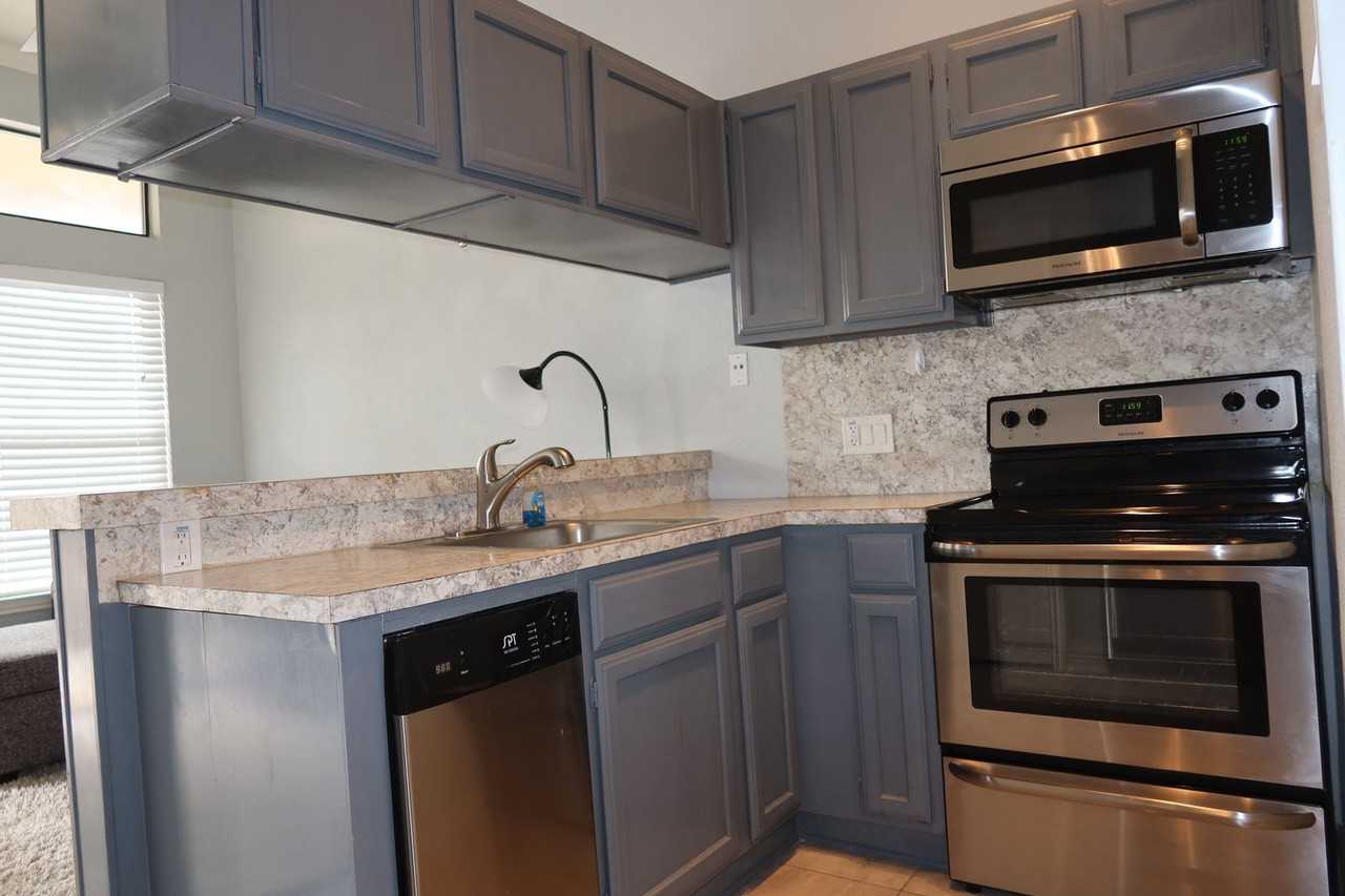 2802 Nueces St - Photo 6 of 19