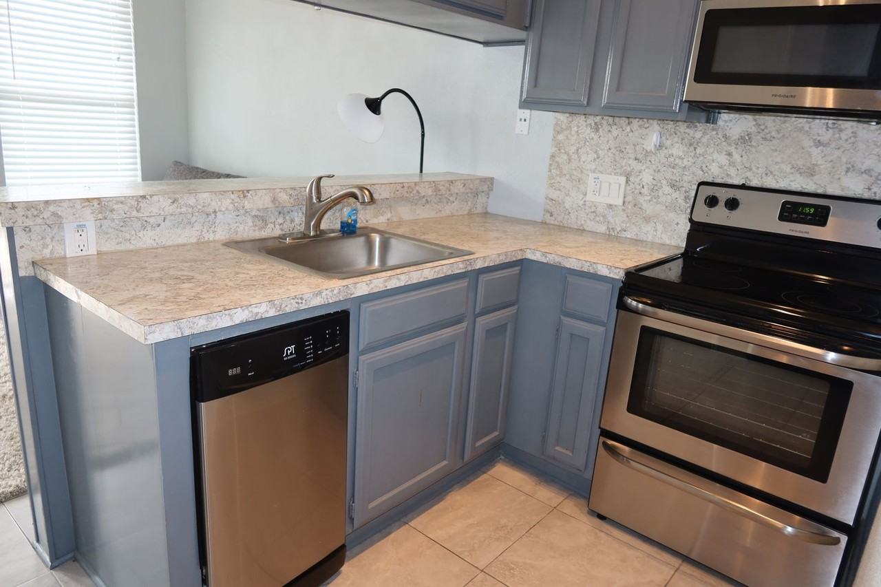 2802 Nueces St - Photo 7 of 19