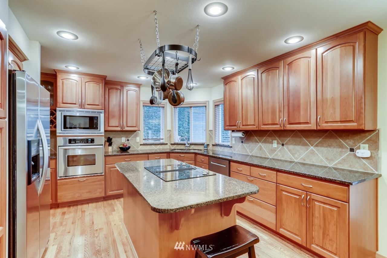 11810 Se 200th St - Photo 2 of 17