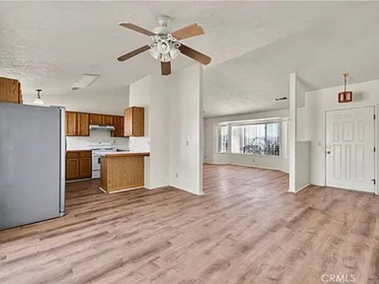 5464 Mariposa Ave - Photo 3 of 7