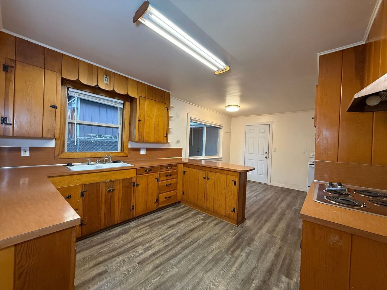 513 Ne Irving Ave - Photo 4 of 11