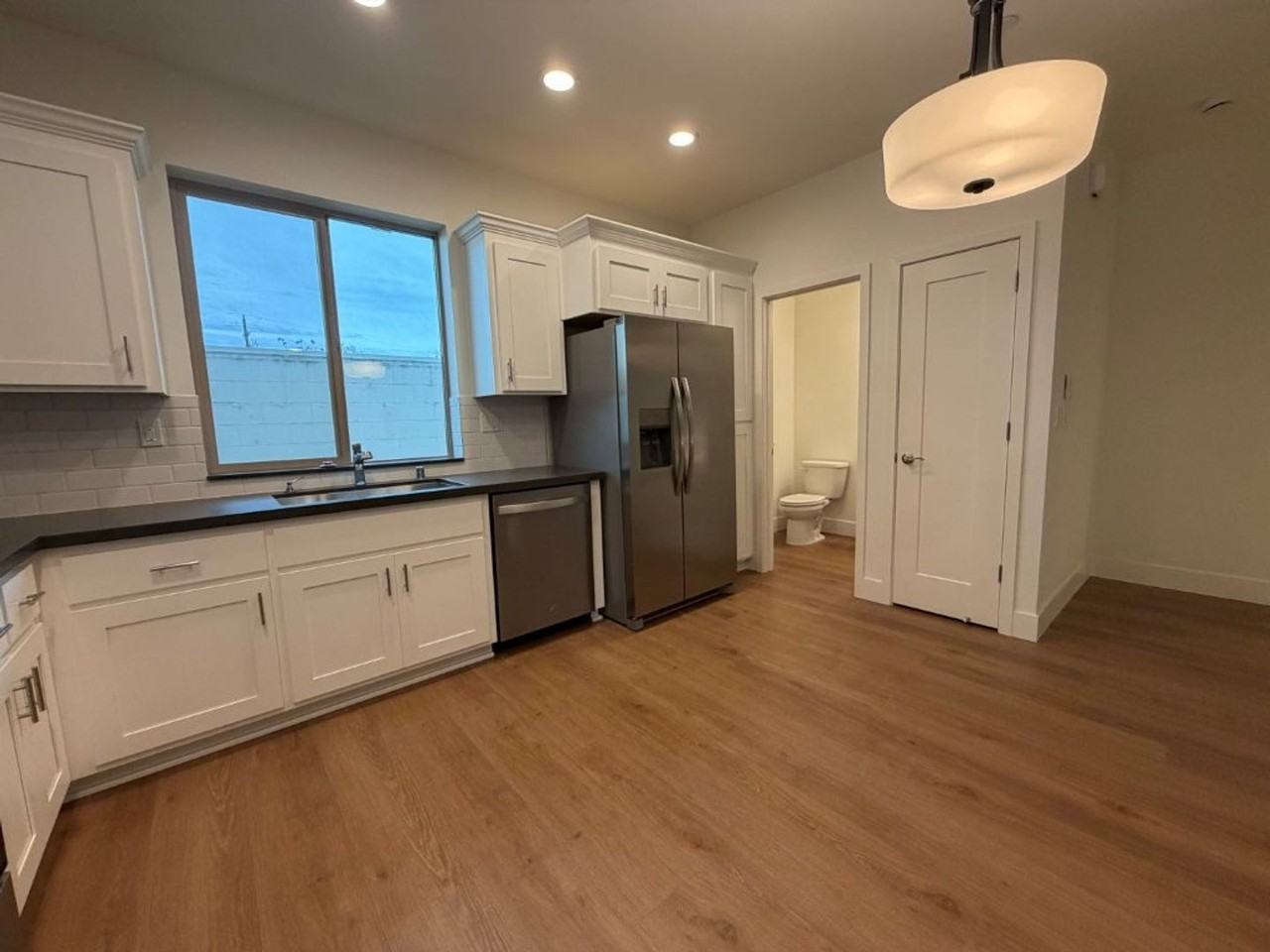 417 Cleveland St - Photo 4 of 20