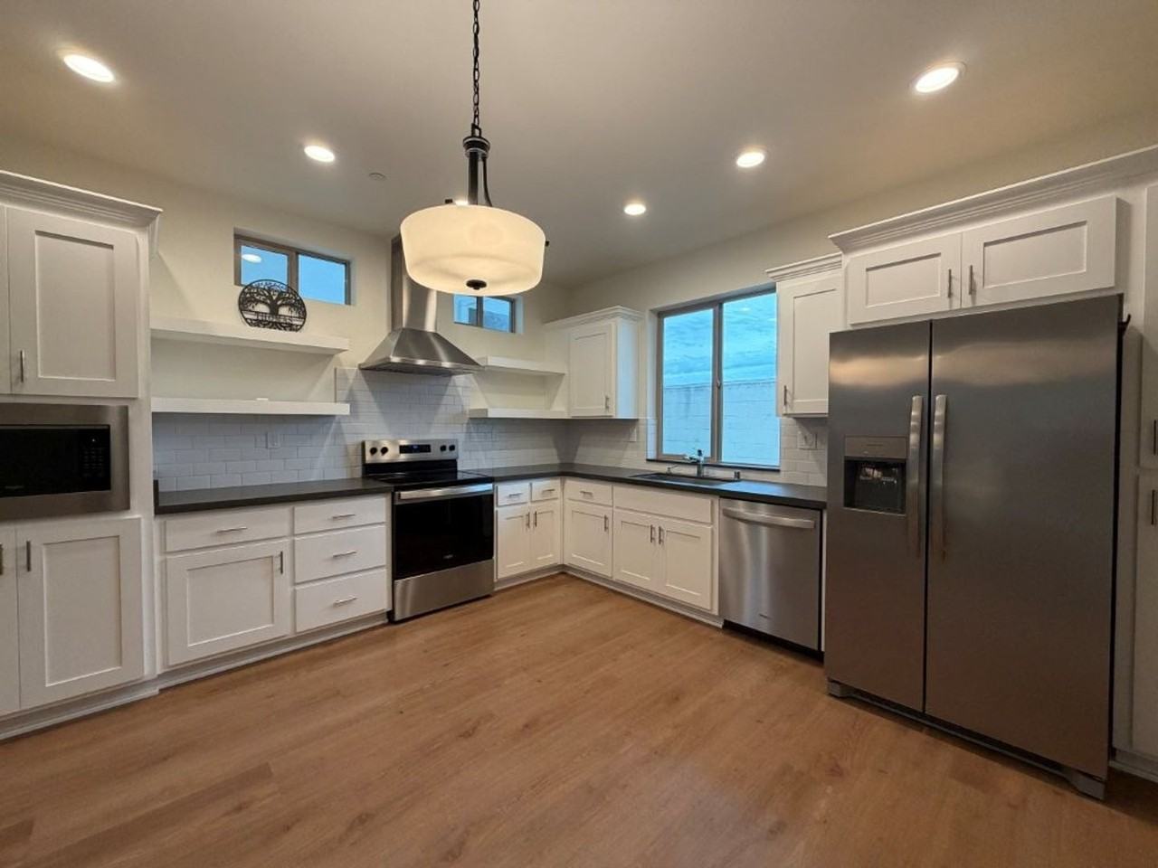 417 Cleveland St - Photo 5 of 20