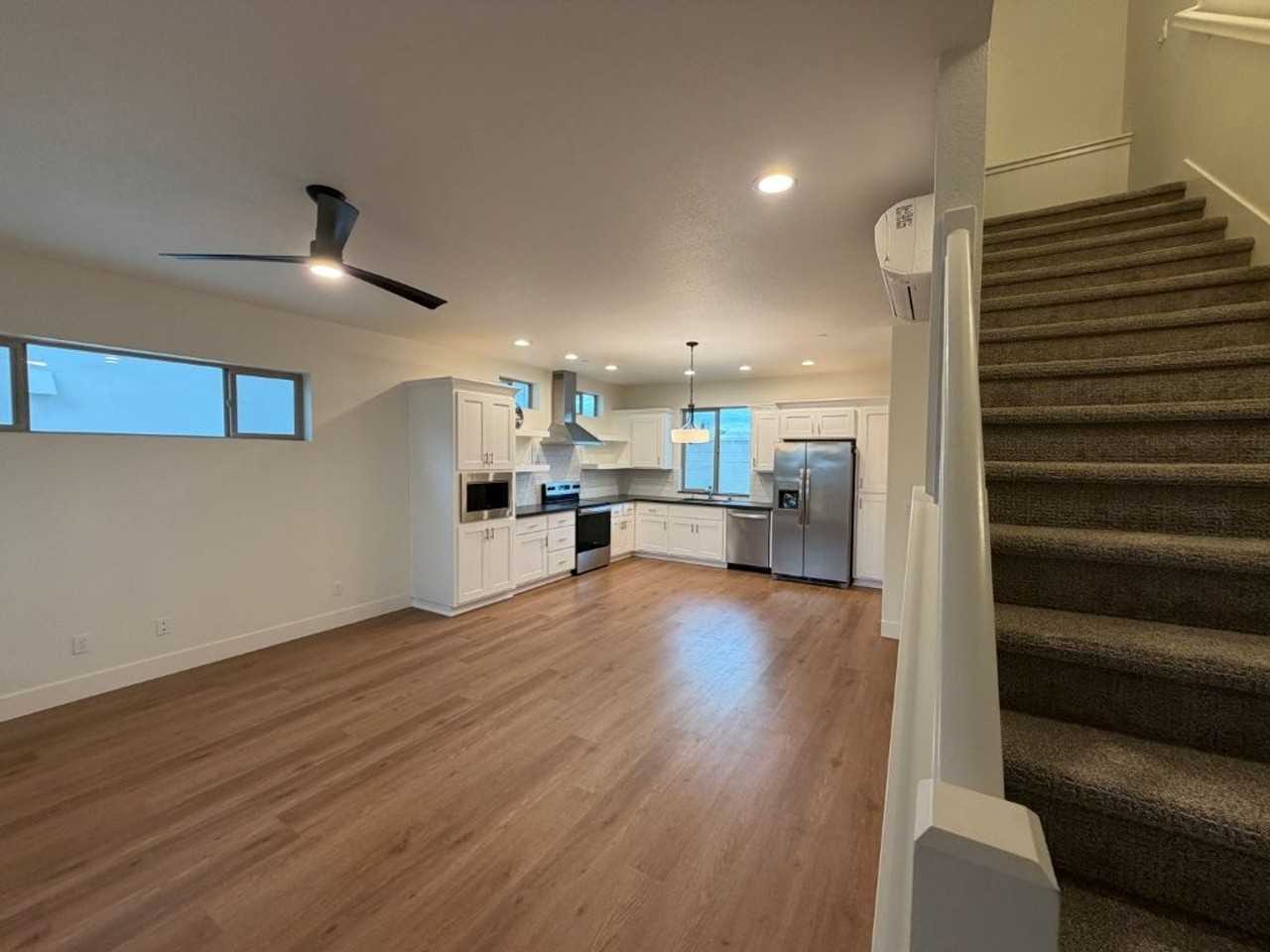 417 Cleveland St - Photo 7 of 20