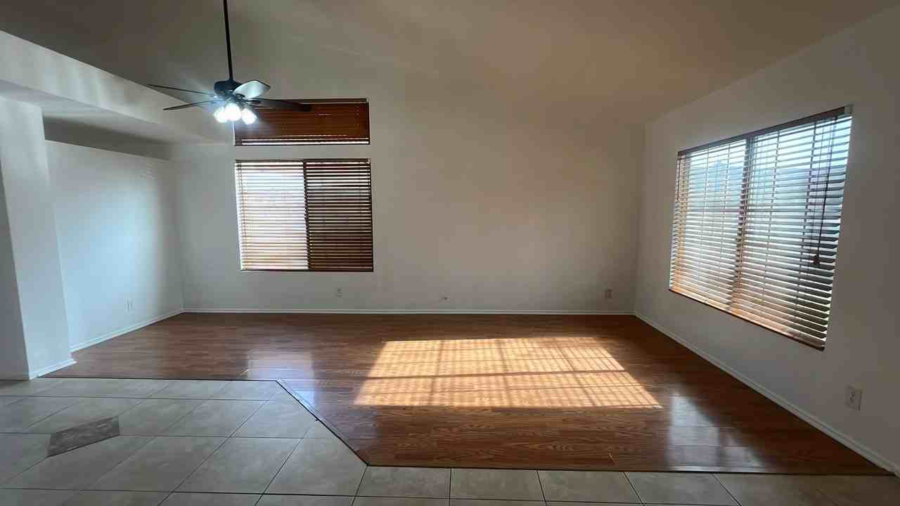 2121 Beechwood St - Photo 5 of 32