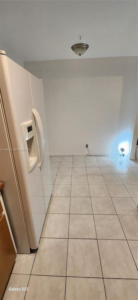 1551 1551 N Flagler Drive 916-917 #917 - Photo 3 of 12