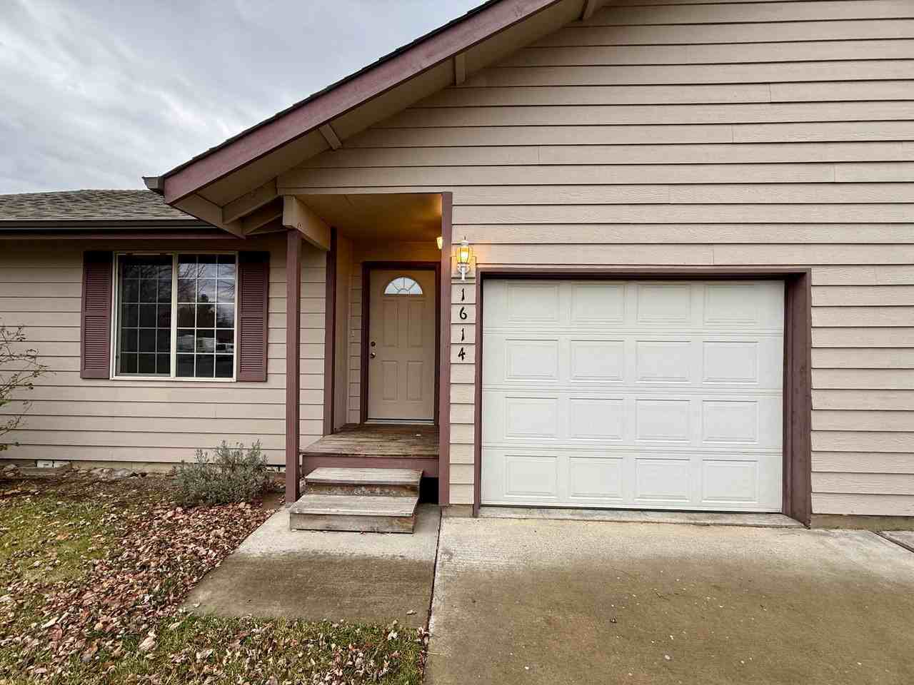 1614 Sw Metolius Ave - Photo 2 of 15