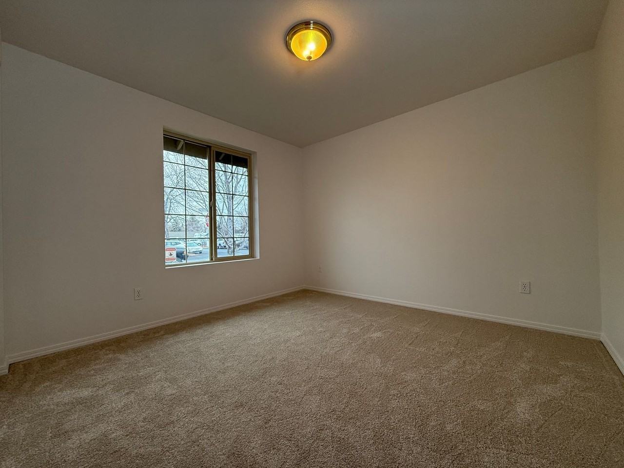 1614 Sw Metolius Ave - Photo 6 of 15