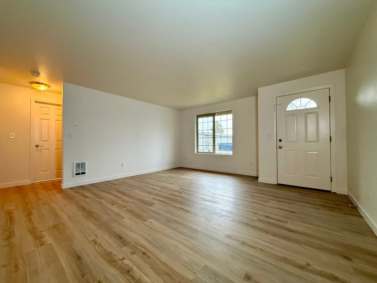 1616 Sw Metolius Ave - Photo 3 of 19