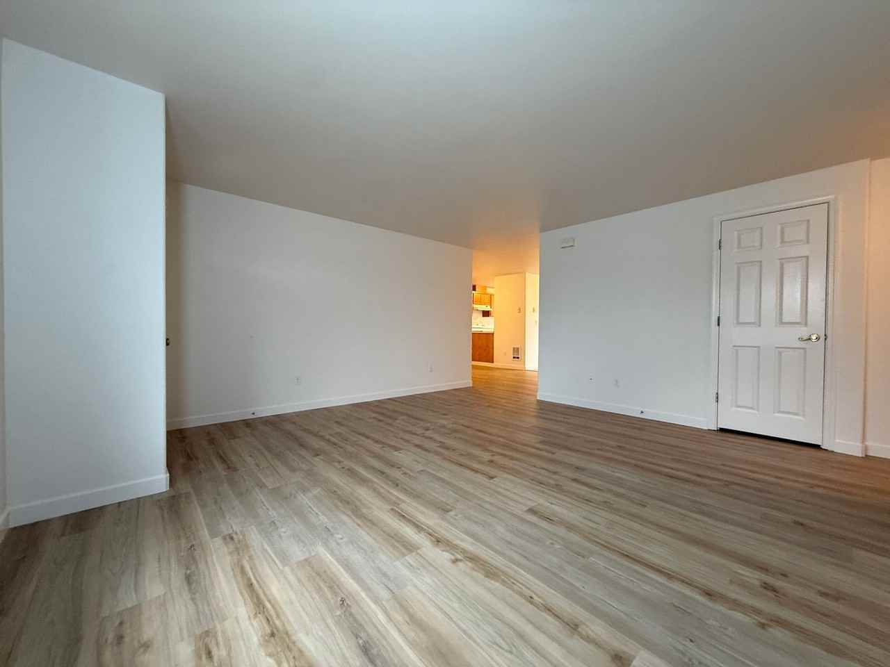 1616 Sw Metolius Ave - Photo 4 of 19