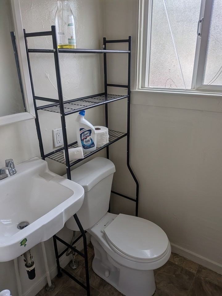 138 Donner Ave Apt B #138B - Photo 6 of 6