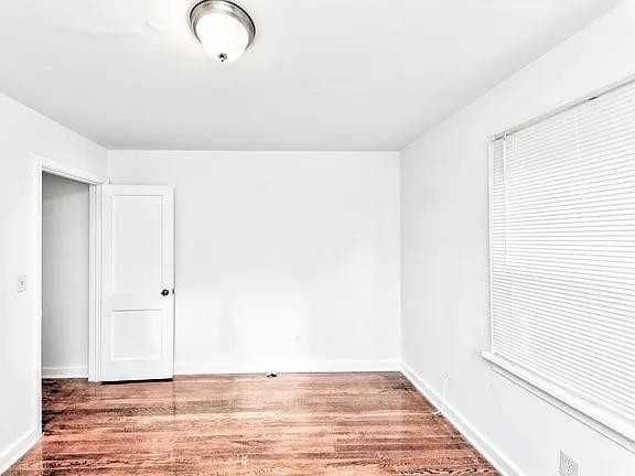 1231 Longwood St - Photo 2 of 9