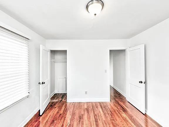 1231 Longwood St - Photo 3 of 9