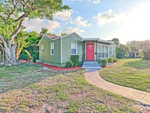 1231 Longwood St - Photo 6 of 9