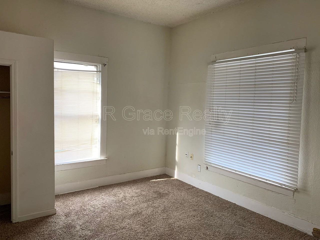 1914 Webster Ave - Photo 4 of 8