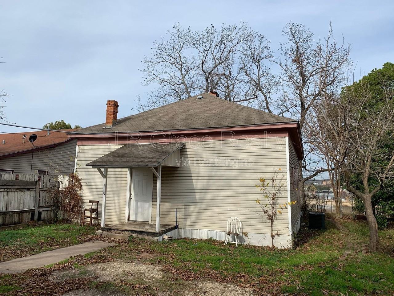 1914 Webster Ave - Photo 7 of 8