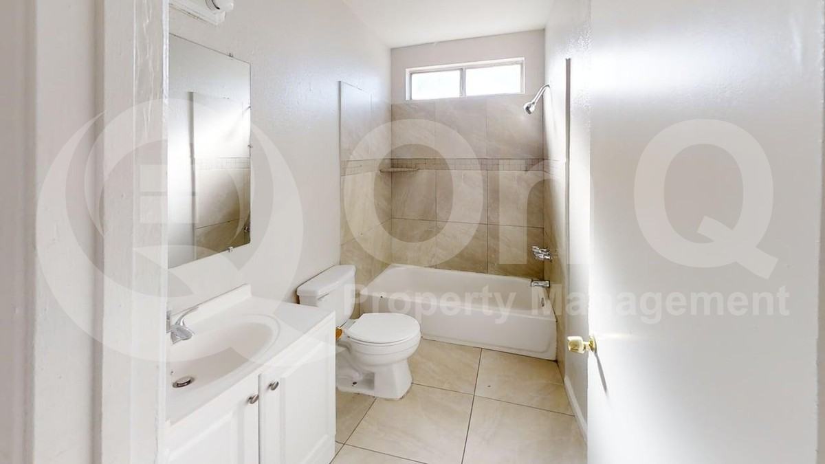 14 S 31st Ave #4 - Photo 7 of 11