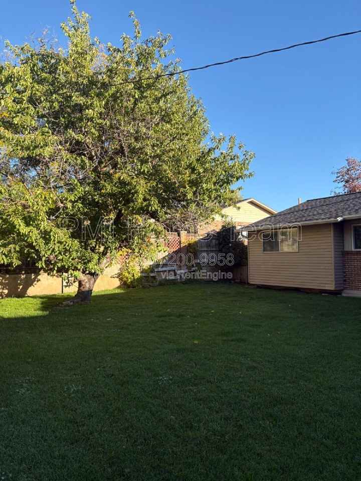 245 E 200 N - Photo 7 of 50