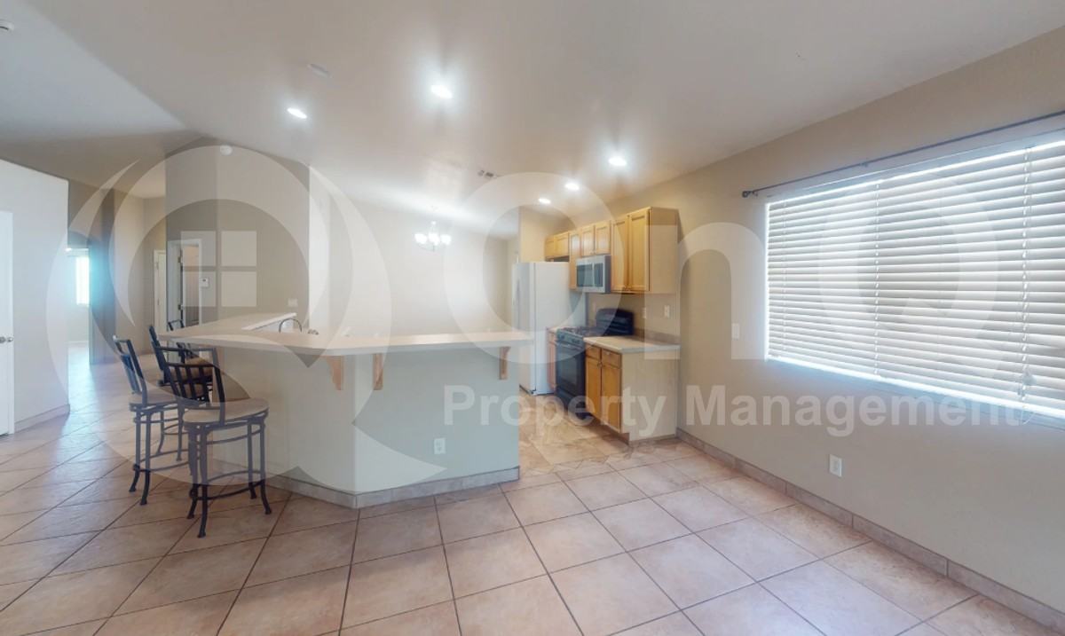 7736 N Sun Flair Dr - Photo 3 of 28