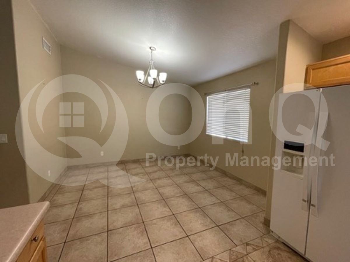 7736 N Sun Flair Dr - Photo 7 of 28