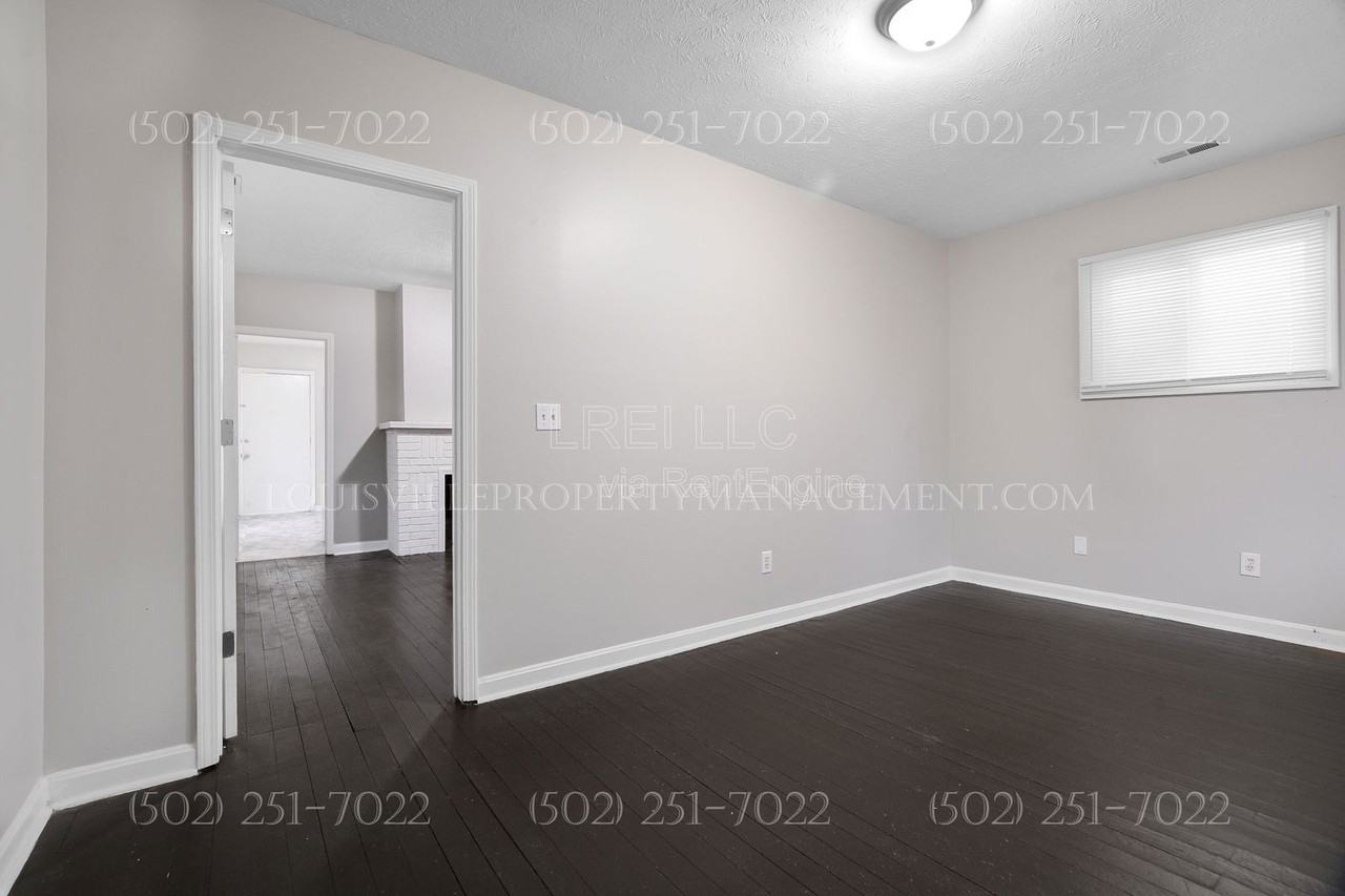 1772 Bolling Ave - Photo 2 of 14