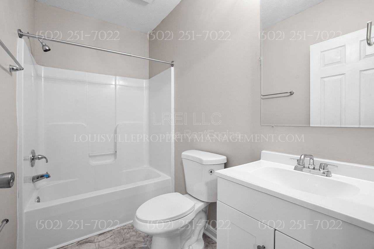 1772 Bolling Ave - Photo 4 of 14