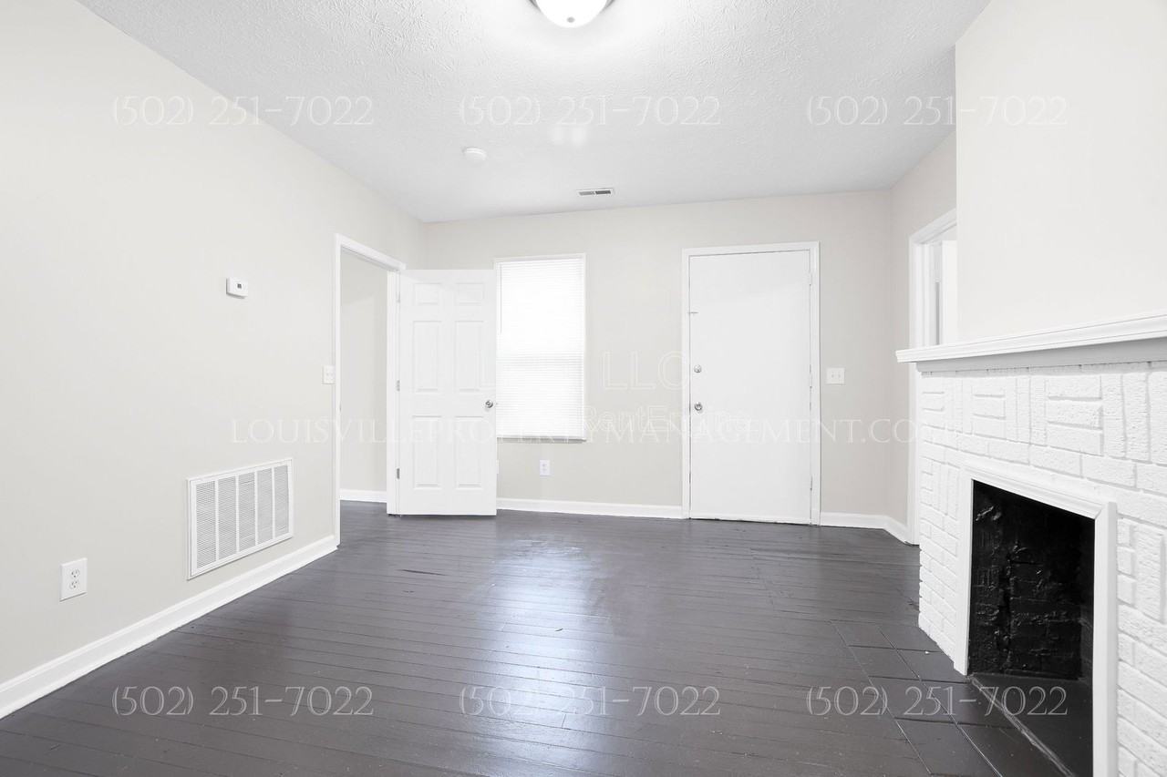 1772 Bolling Ave - Photo 5 of 14