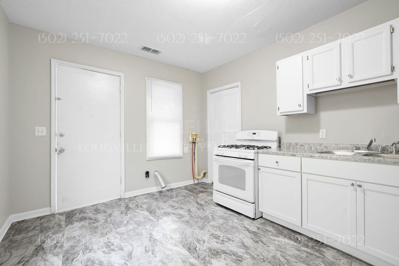 1772 Bolling Ave - Photo 6 of 14