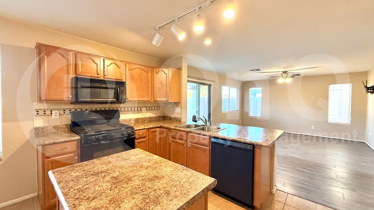 896 E Dragon Fly Rd - Photo 6 of 42