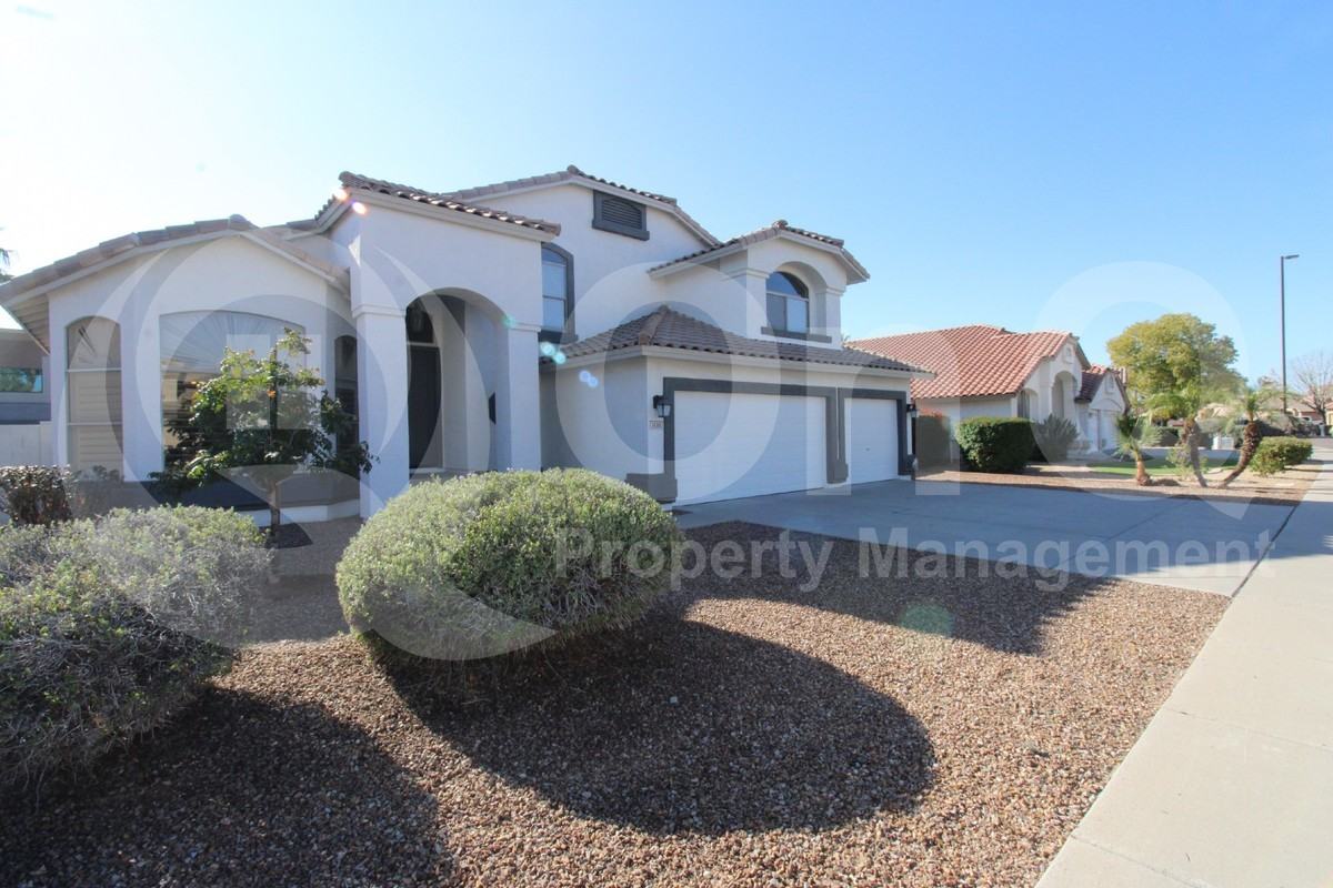 1535 E Toledo St - Photo 2 of 29