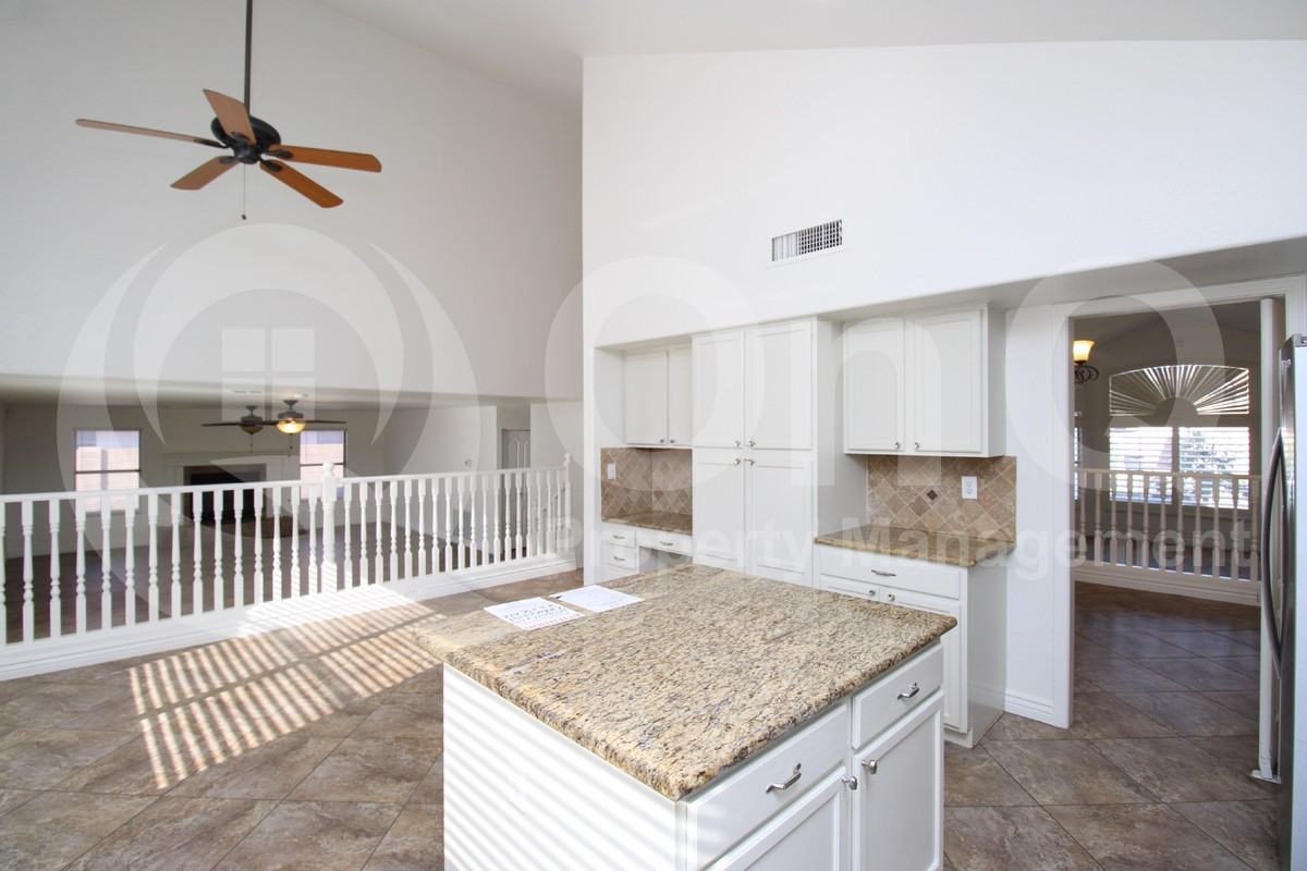 1535 E Toledo St - Photo 5 of 29